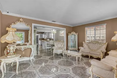 380 E 56th St, Hialeah, FL 33013 - Photo 12