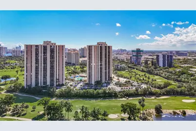 20301 W Country Club Dr #2428, Aventura, FL 33180 - Photo 4