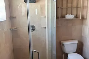 729 NE 2nd Ct, Hallandale Beach, FL 33009 - Photo 12