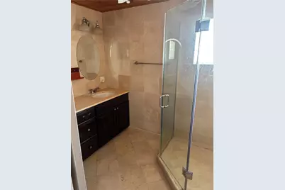 729 NE 2nd Ct, Hallandale Beach, FL 33009 - Photo 10