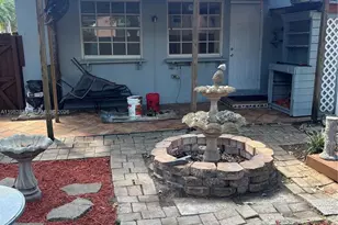 729 NE 2nd Ct, Hallandale Beach, FL 33009 - Photo 10