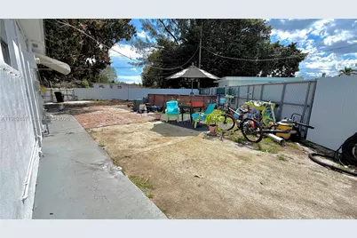 250 E 60th St, Hialeah, FL 33013 - Photo 28