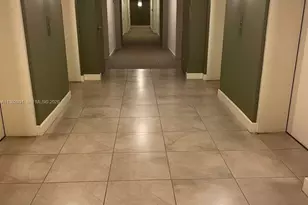 950 N Brickell Bay Dr, Miami, FL 33131 - Photo 4