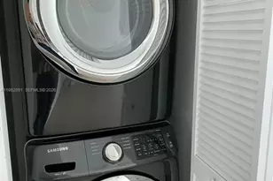 950 N Brickell Bay Dr, Miami, FL 33131 - Photo 10