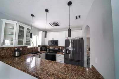 16334 SW 57th St, Miami, FL 33193 - Photo 14