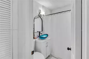 250 NW 34th Ave, Miami, FL 33125 - Photo 16