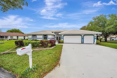106 SW 85th Ter, Coral Springs, FL 33071 - Photo 2