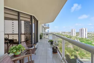 20191 E Country Club Dr, Aventura, FL 33180 - Photo 30