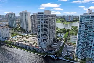 20191 E Country Club Dr, Aventura, FL 33180 - Photo 36
