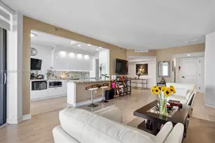 20191 E Country Club Dr, Aventura, FL 33180 - Photo 8