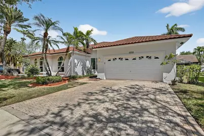 1583 NW 182nd Way, Pembroke Pines, FL 33029 - Photo 2
