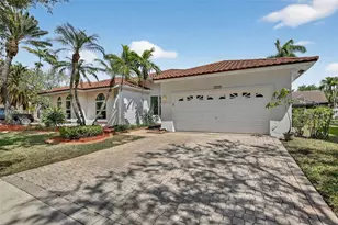 1583 NW 182nd Way, Pembroke Pines, FL 33029 - Photo 2