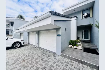 253 Poinciana Dr #603, Sunny Isles Beach, FL 33160 - Photo 2