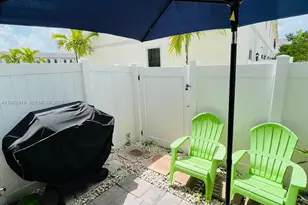 711 SW 11th St, Florida City, FL 33034 - Photo 14