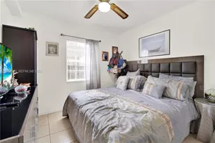 560 NW 57th Ct, Miami, FL 33126 - Photo 6