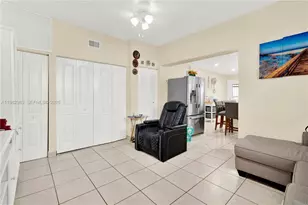 560 NW 57th Ct, Miami, FL 33126 - Photo 10