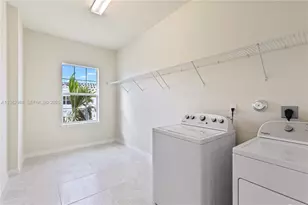 1455 Silk Oak Dr, Hollywood, FL 33021 - Photo 12