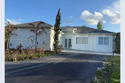 3646 28th Ave SE, Naples, FL 34117 - Photo 2