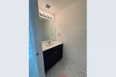 3337 W 105th Ter, Hialeah, FL 33018 - Photo 22