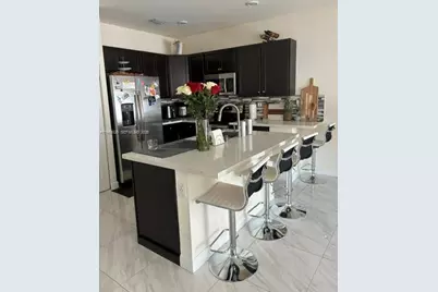3337 W 105th Ter, Hialeah, FL 33018 - Photo 2