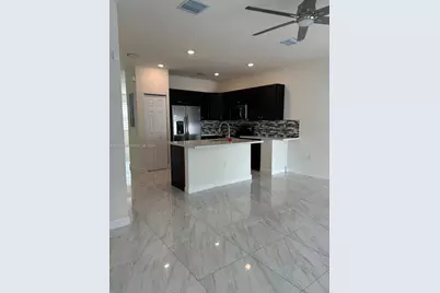 3337 W 105th Ter, Hialeah, FL 33018 - Photo 12
