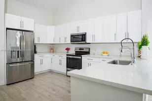 8325 NW 161st Terrace, Miami Lakes, FL 33016 - Photo 4