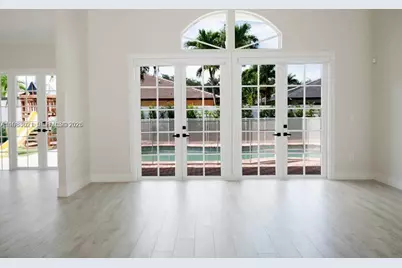 8325 NW 161st Ter #8325, Miami Lakes, FL 33016 - Photo 10