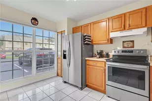2881 S Cambridge Ln, Cooper City, FL 33026 - Photo 12