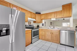 2881 S Cambridge Ln, Cooper City, FL 33026 - Photo 2