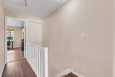 2881 S Cambridge Ln, Cooper City, FL 33026 - Photo 8