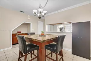 2881 S Cambridge Ln, Cooper City, FL 33026 - Photo 4