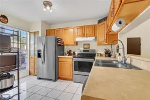 2881 S Cambridge Ln, Cooper City, FL 33026 - Photo 14