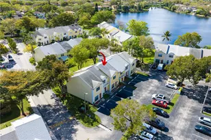 2881 S Cambridge Ln, Cooper City, FL 33026 - Photo 6