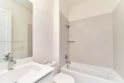 10447 NW 66th St, Doral, FL 33178 - Photo 22