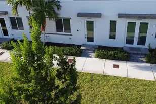 10447 NW 66th St, Doral, FL 33178 - Photo 4