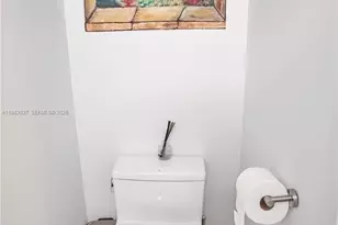 2421 NE 10th St, Hallandale Beach, FL 33009 - Photo 14