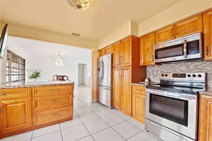 2055 NW 132nd St, Miami, FL 33167 - Photo 14