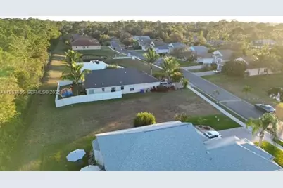 1570 SW 16th Ct SW, Vero Beach, FL 32962 - Photo 12