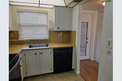 9261 Sunrise Lakes Blvd #201, Sunrise, FL 33322 - Photo 24