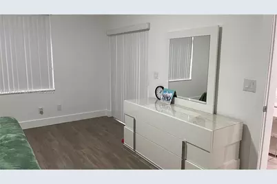 11581 SW 10th Ct, Pembroke Pines, FL 33025 - Photo 20