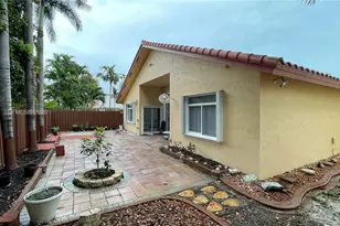 11581 SW 10th Ct, Pembroke Pines, FL 33025 - Photo 28