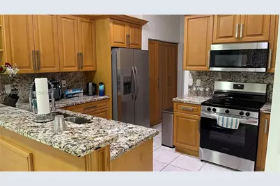 11581 SW 10th Ct, Pembroke Pines, FL 33025 - Photo 12