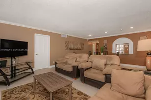 4270 NW 40th St, Lauderdale Lakes, FL 33319 - Photo 14