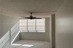 1100 St Charles Pl, Pembroke Pines, FL 33026 - Photo 8