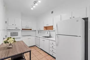 90 Edgewater Dr, Coral Gables, FL 33133 - Photo 16