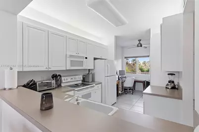 7765 Yardley Dr #313, Tamarac, FL 33321 - Photo 4