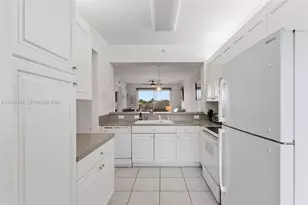 7765 Yardley Dr, Tamarac, FL 33321 - Photo 8