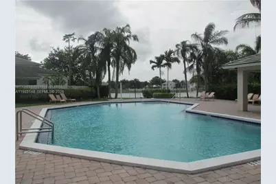 828 NW 99th Ave, Plantation, FL 33324 - Photo 4
