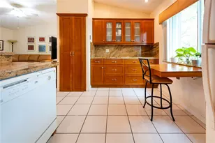 828 NW 99th Ave, Plantation, FL 33324 - Photo 10