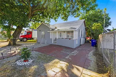 2142 NW 33rd St, Miami, FL 33142 - Photo 8